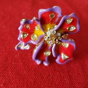 Flower ring. Size 9